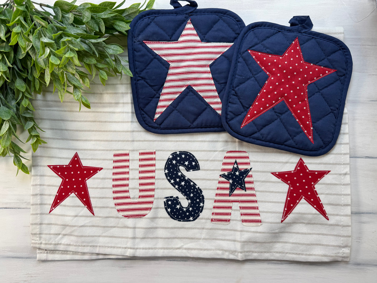 USA appliqué stitched tea towel with 2 potholders