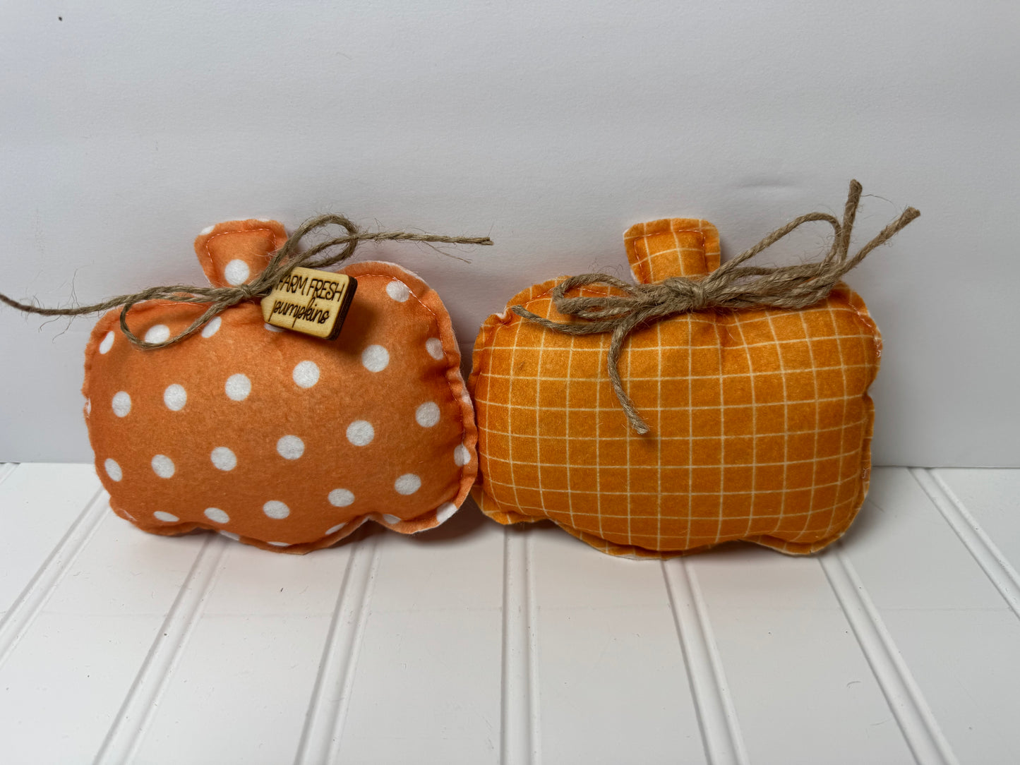 Set of 2 stuffed pumpkins