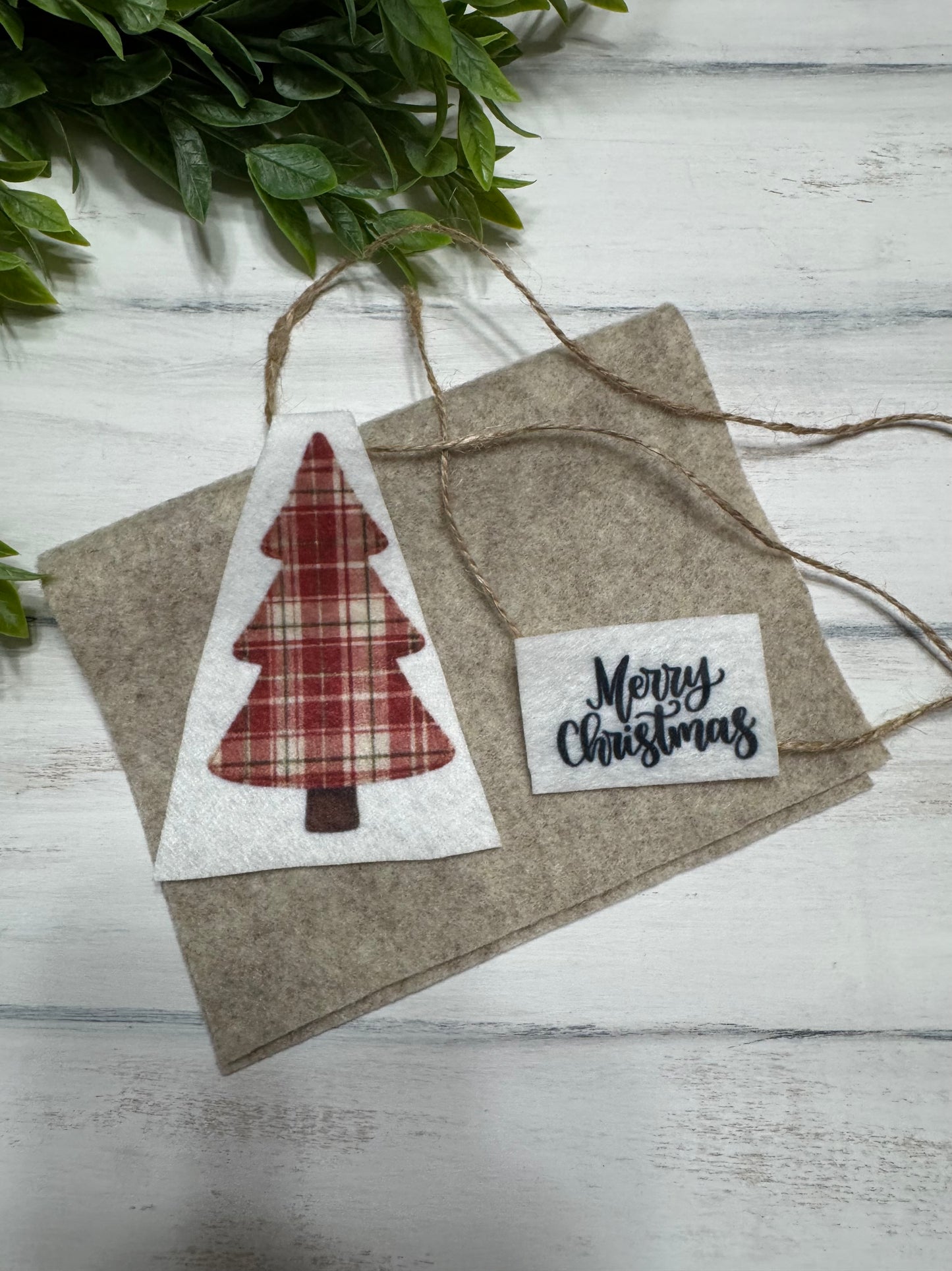 Red Christmas plaid tree felt ornament kit