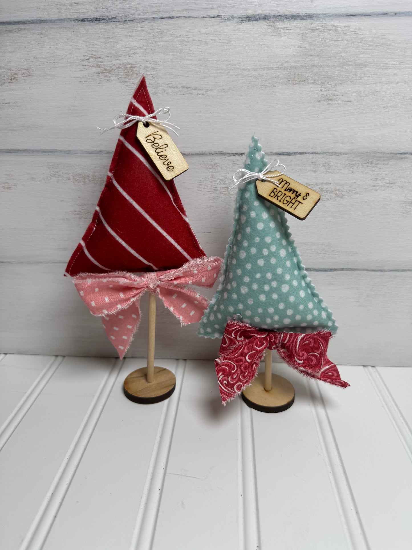 Set of 2 standing trees
