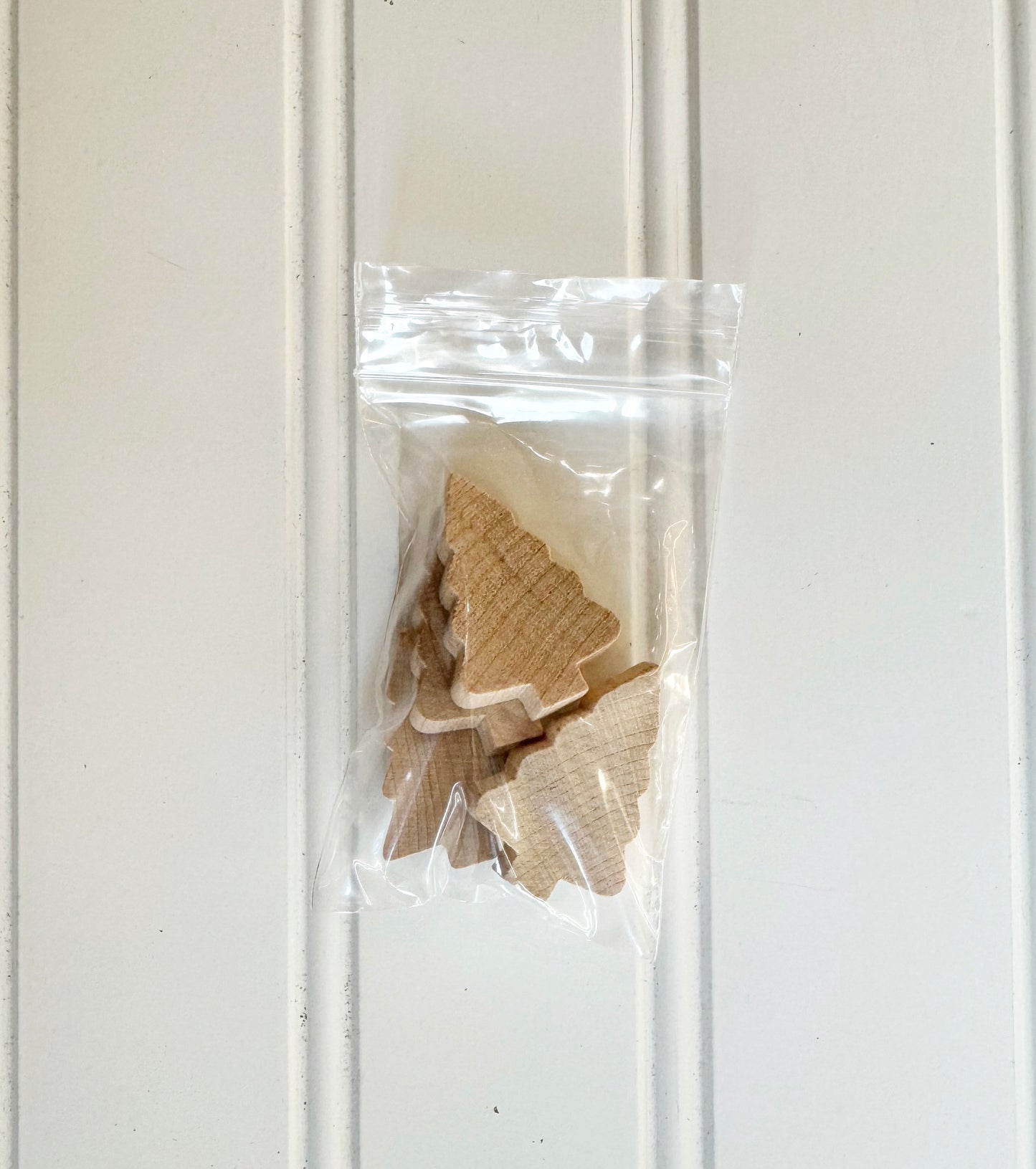 Mini wood trees 4 pack