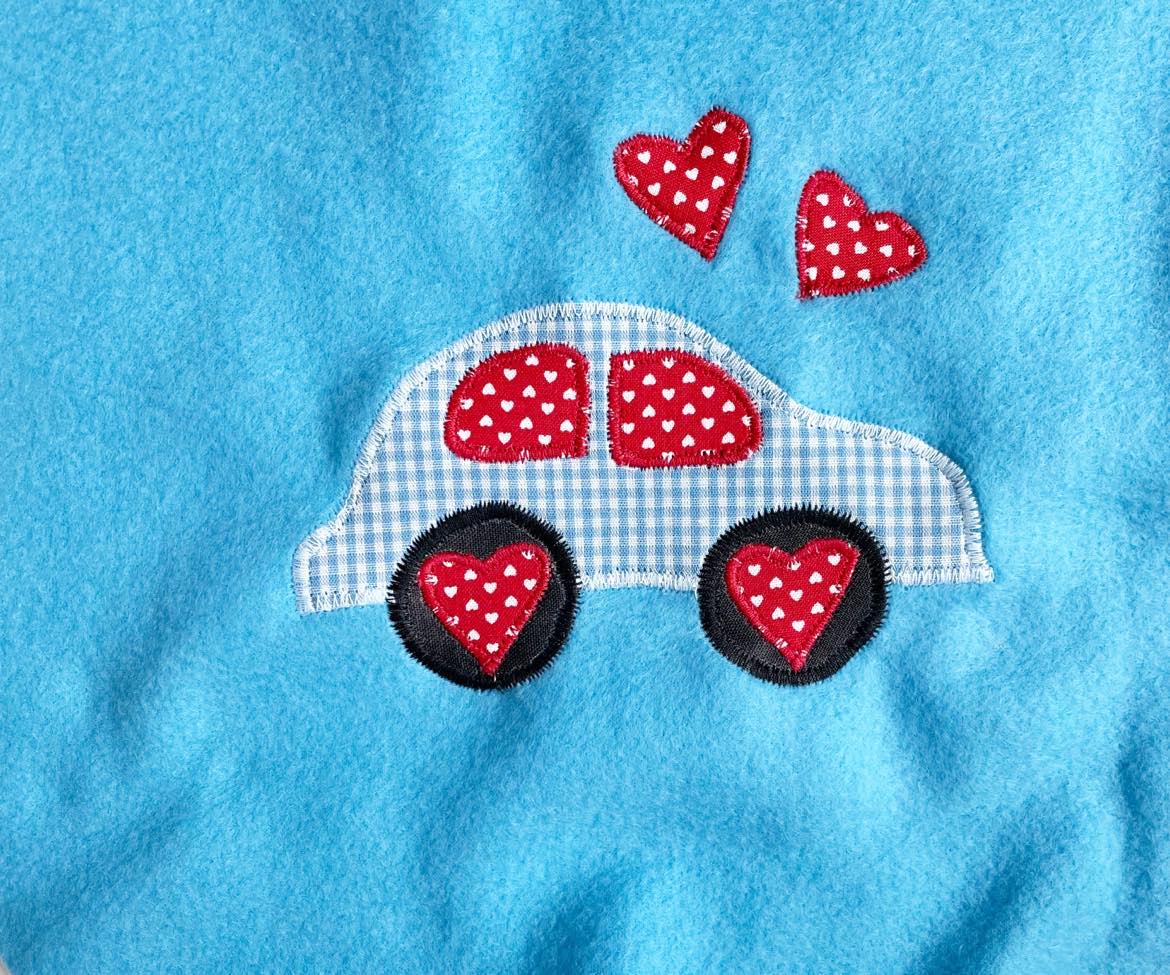 Car full of love applique pattern in 2 sizes