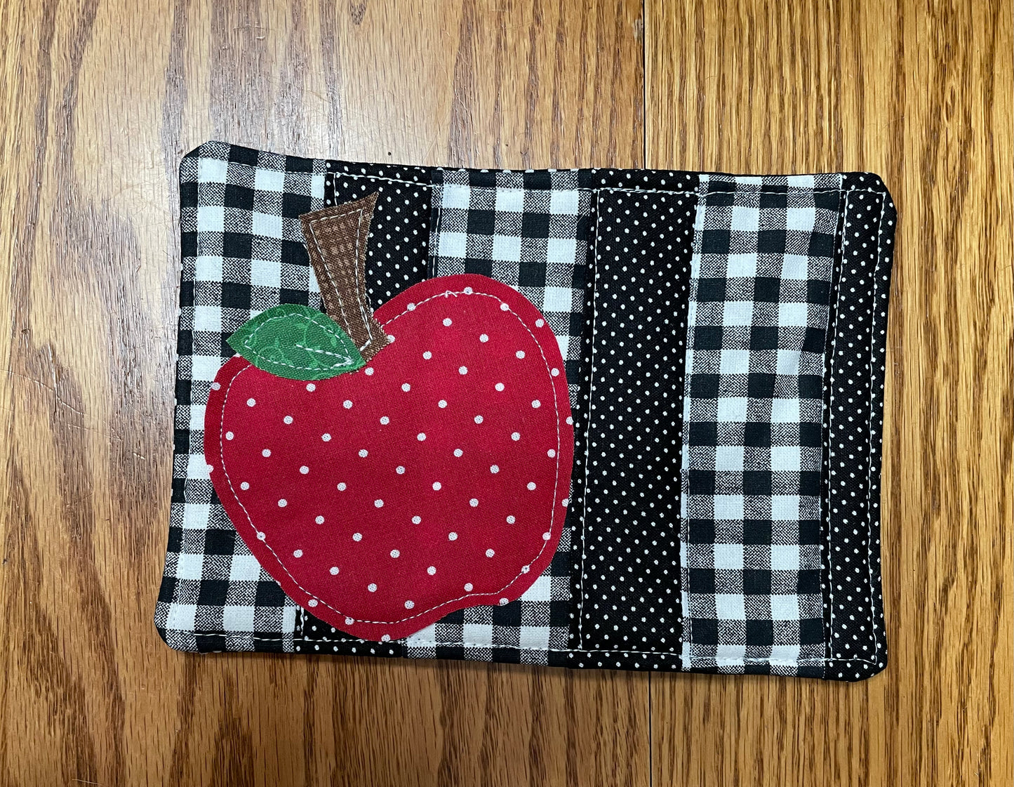 Apple mug rug