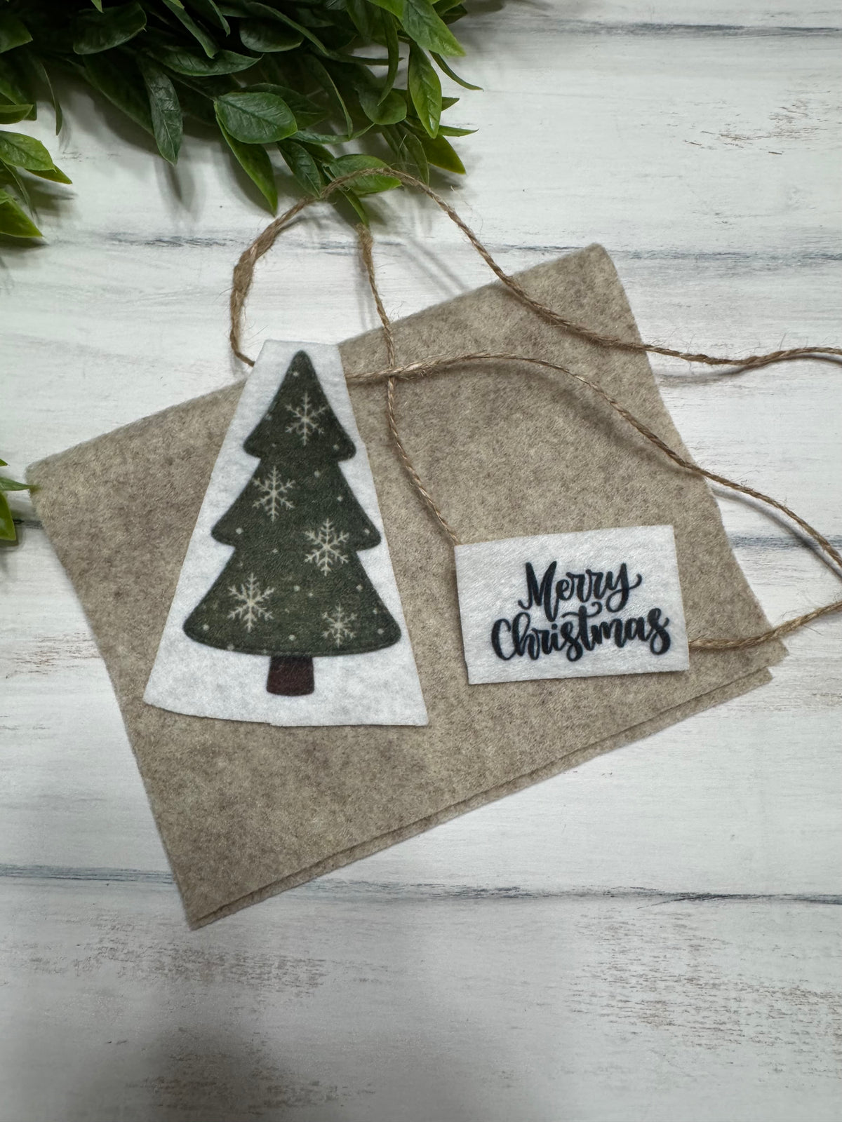 Green snowflake tree felt ornament kit
