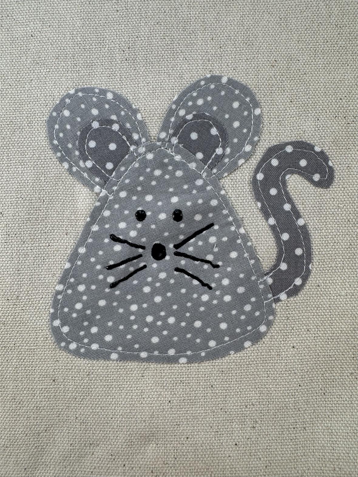 Mouse in 2 styles applique pattern