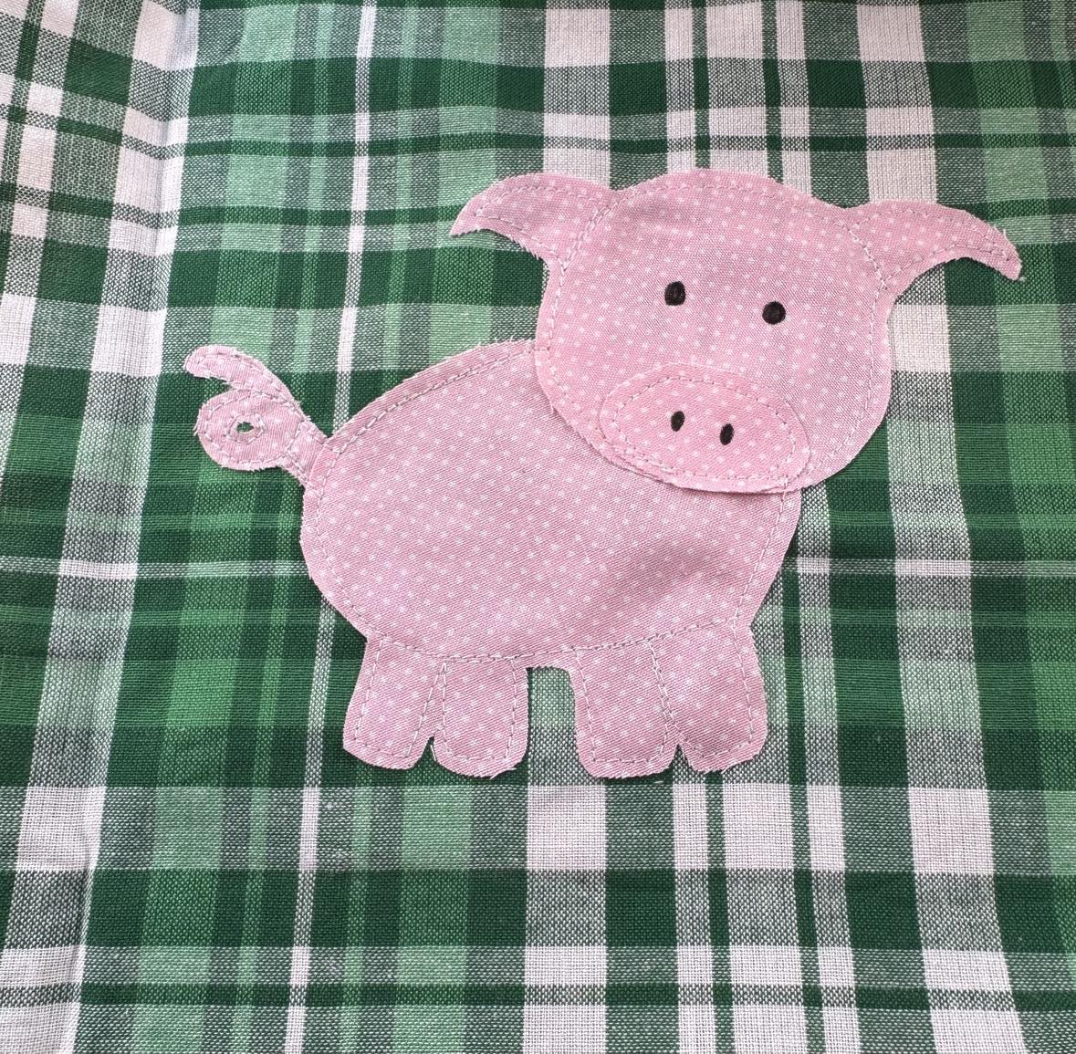 Detailed pig applique pattern
