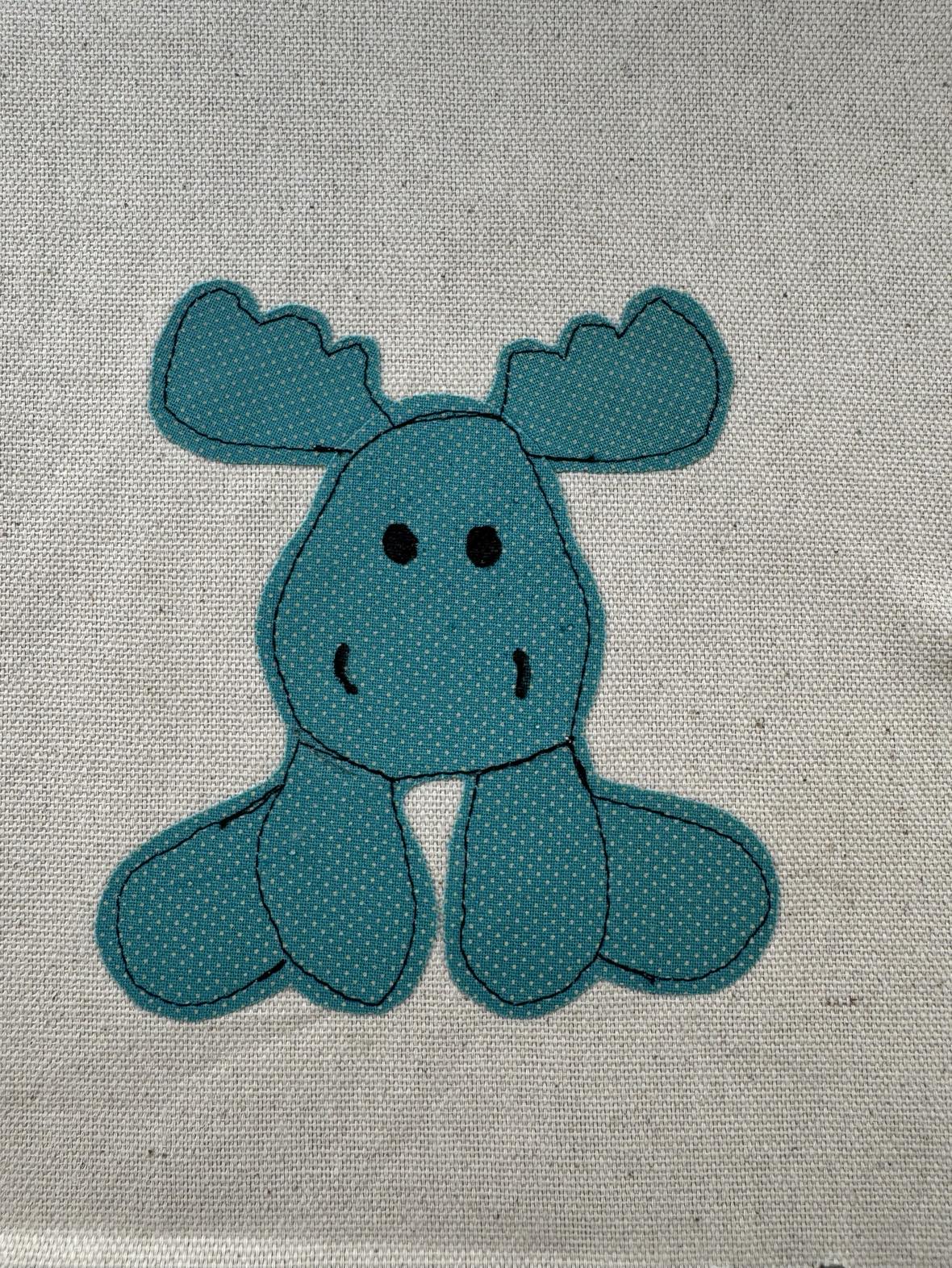 Whimsical moose applique pattern