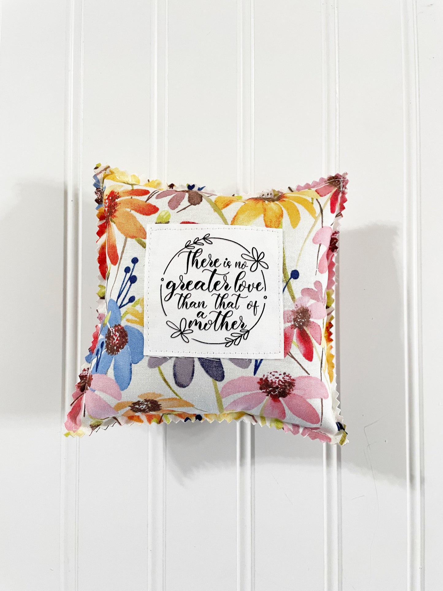 Mother’s love coneflower print mini pillow