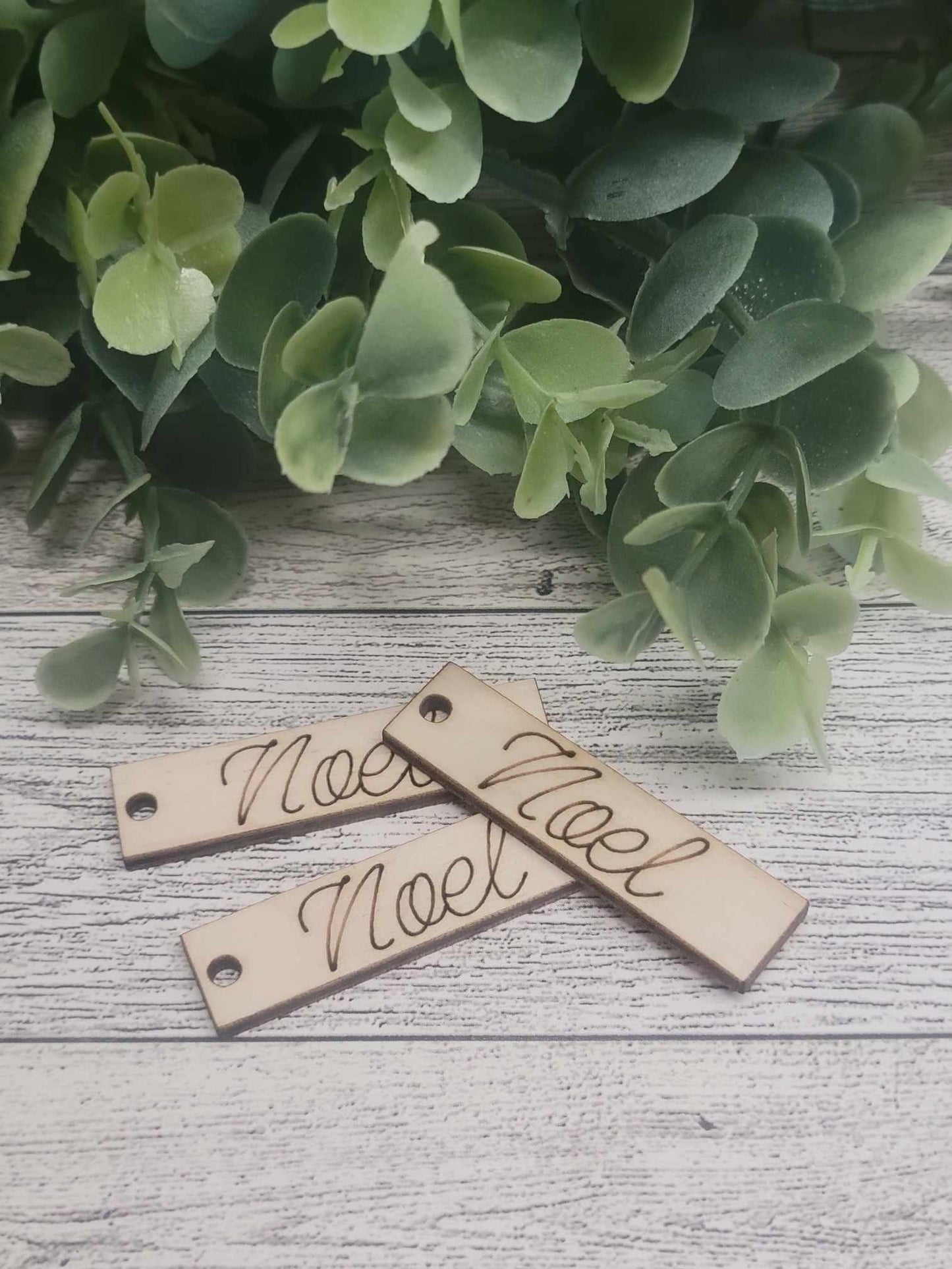 Noel wooden tag