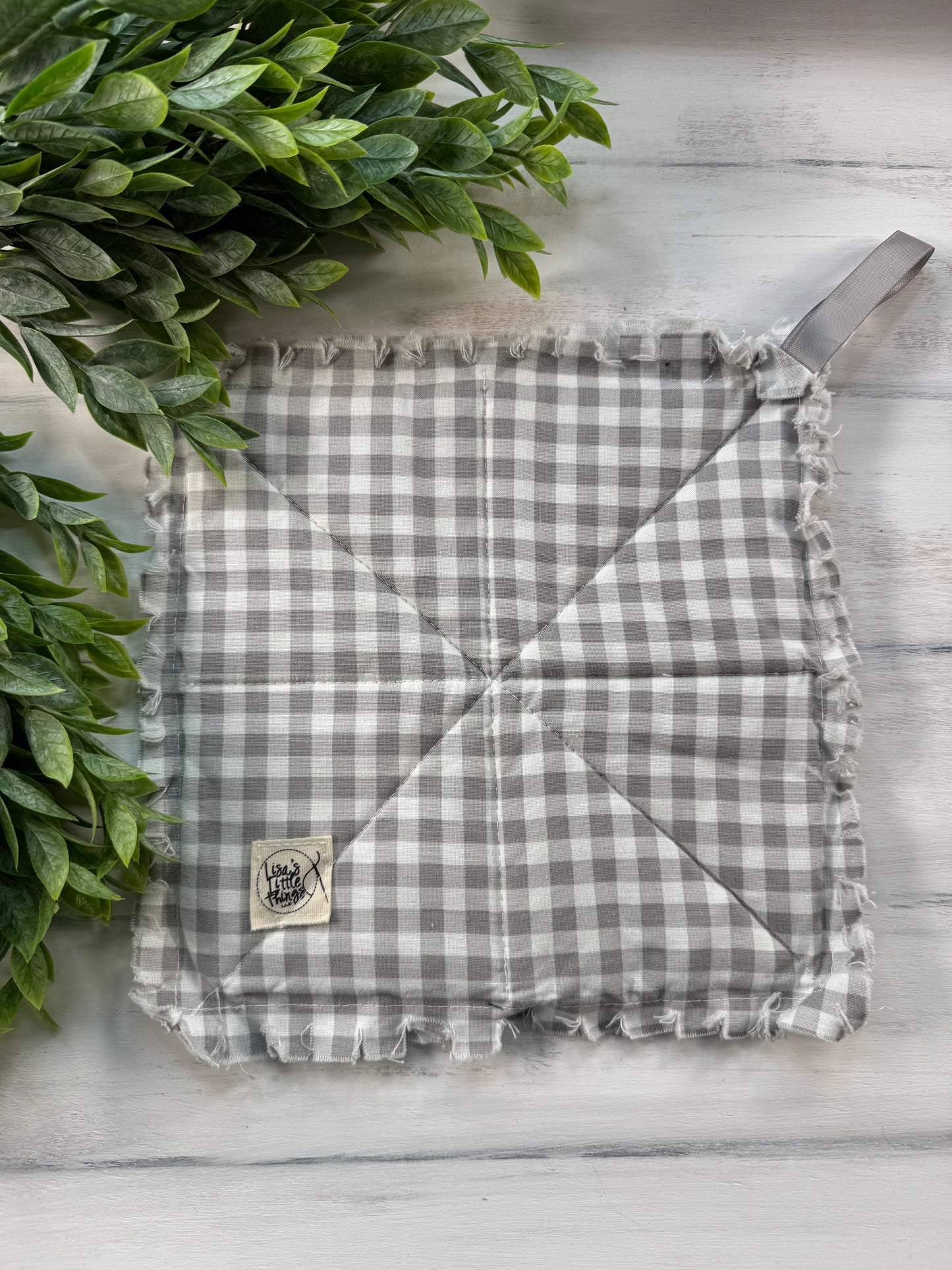 Gray plaid potholder