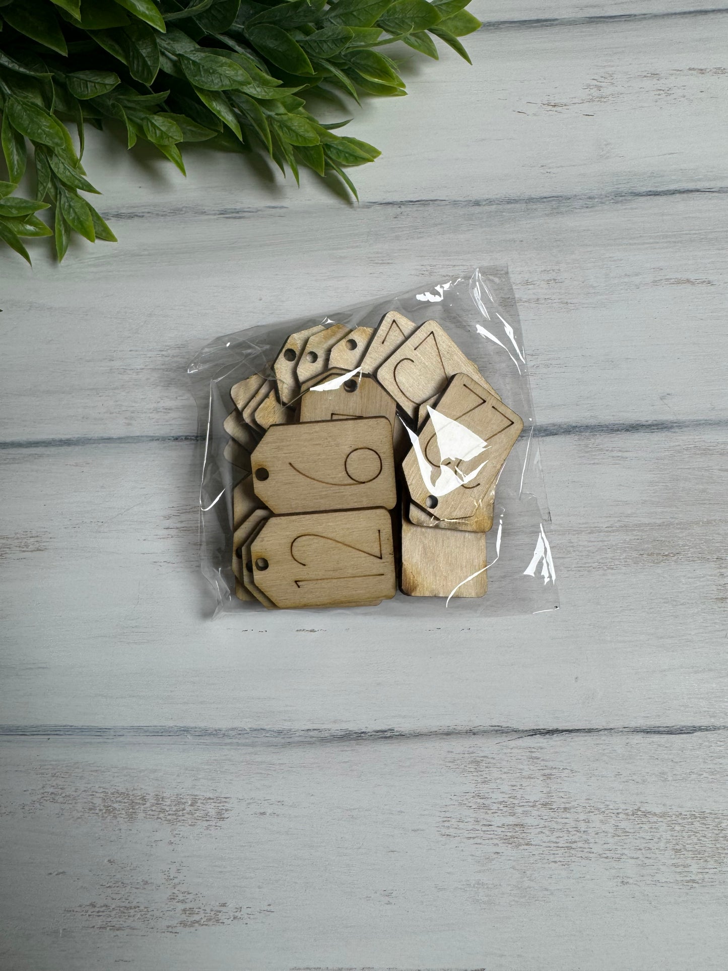 Advent calendar countdown tags