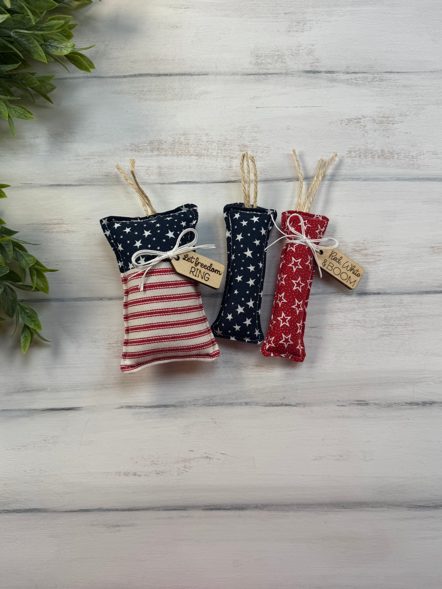 Fire crackers set of 3