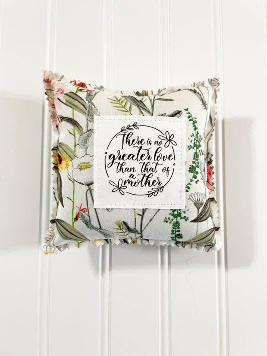 Mother’s love wildflower print mini pillow