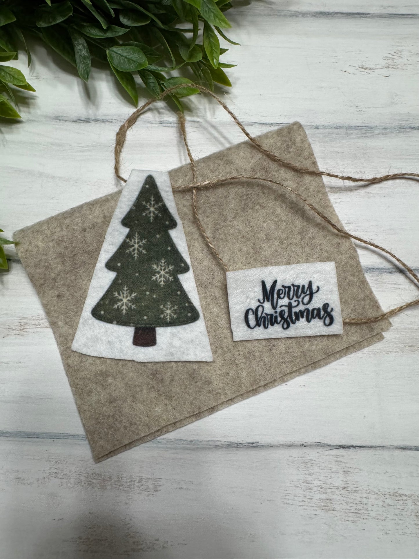 Green snowflake tree felt ornament kit