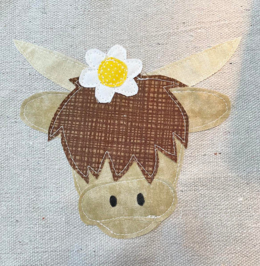 Highland cow applique pattern in 2 sizes