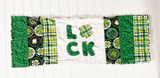 LUCK applique pattern in 2 sizes