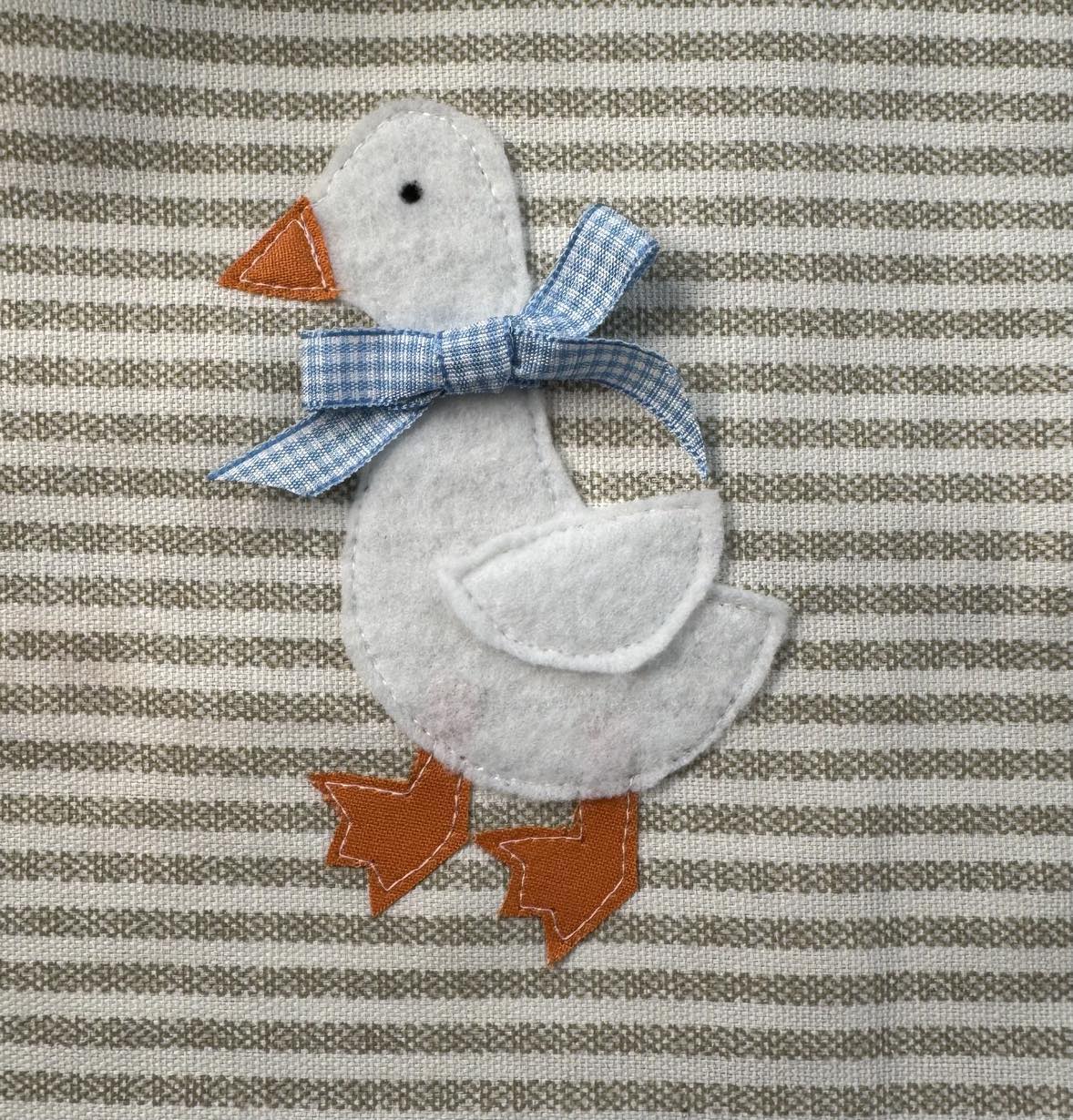 Goose applique pattern