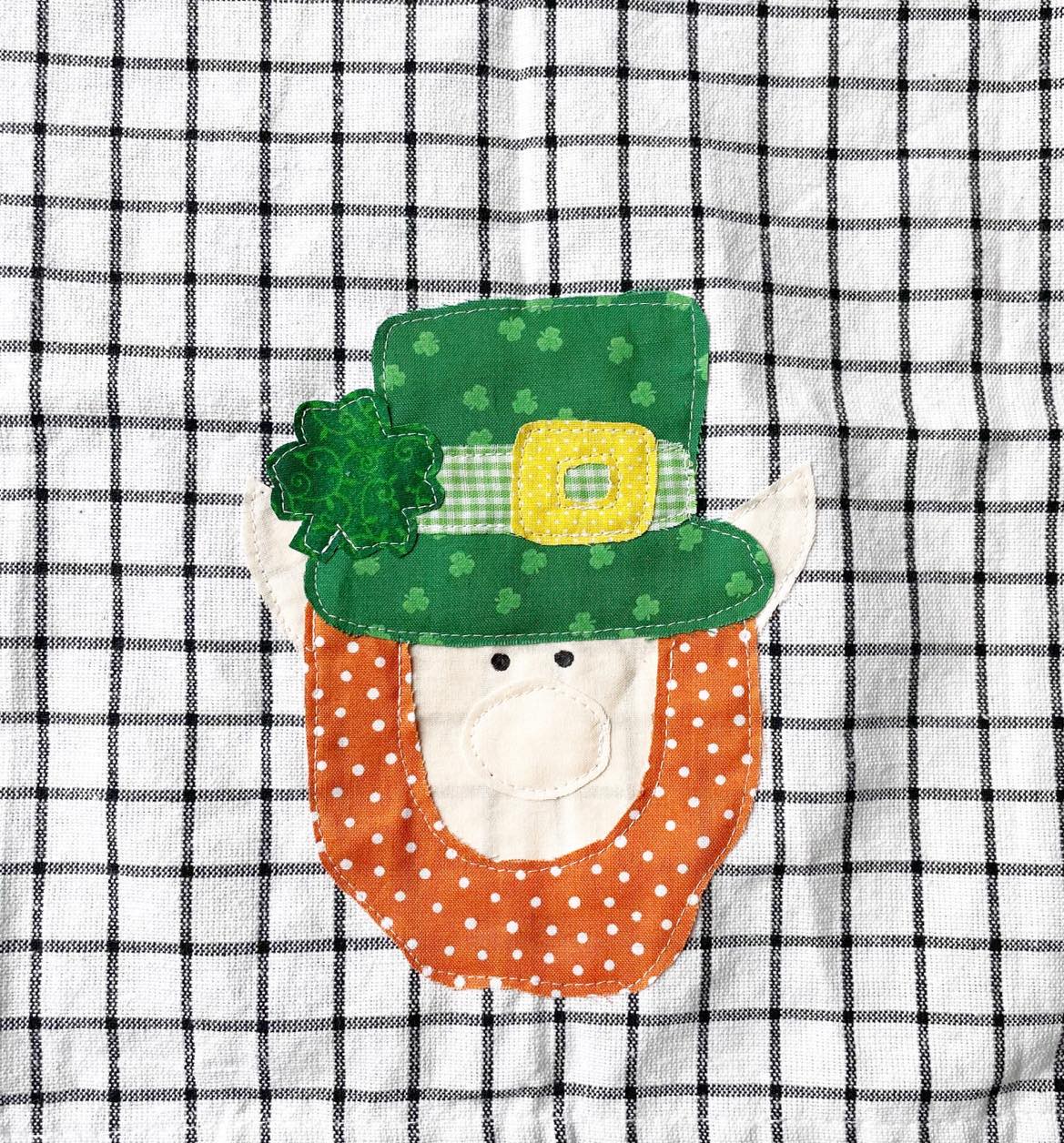 Leprechaun applique pattern in 2 sizes