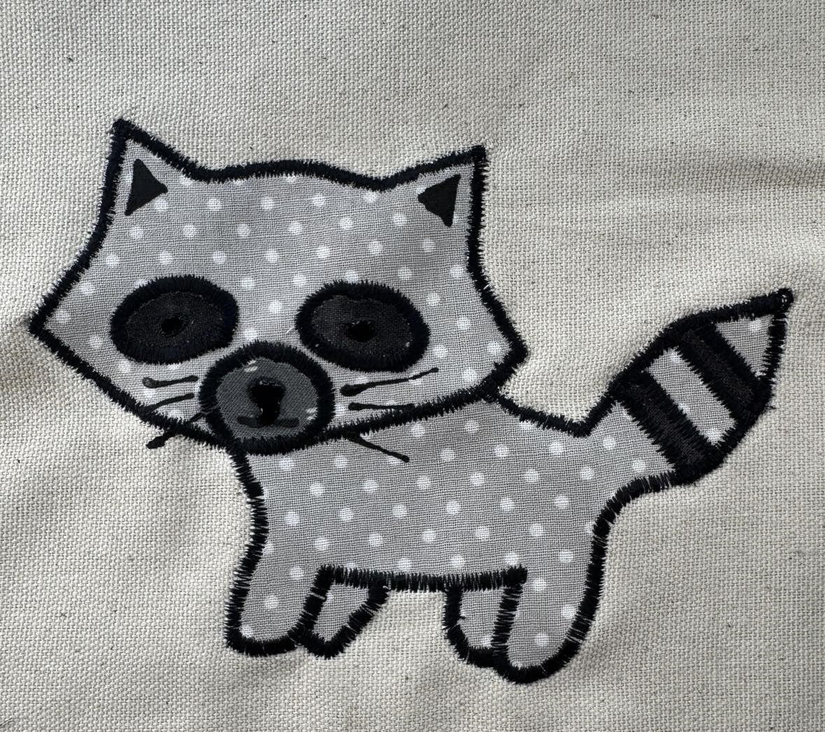 Raccoon applique pattern