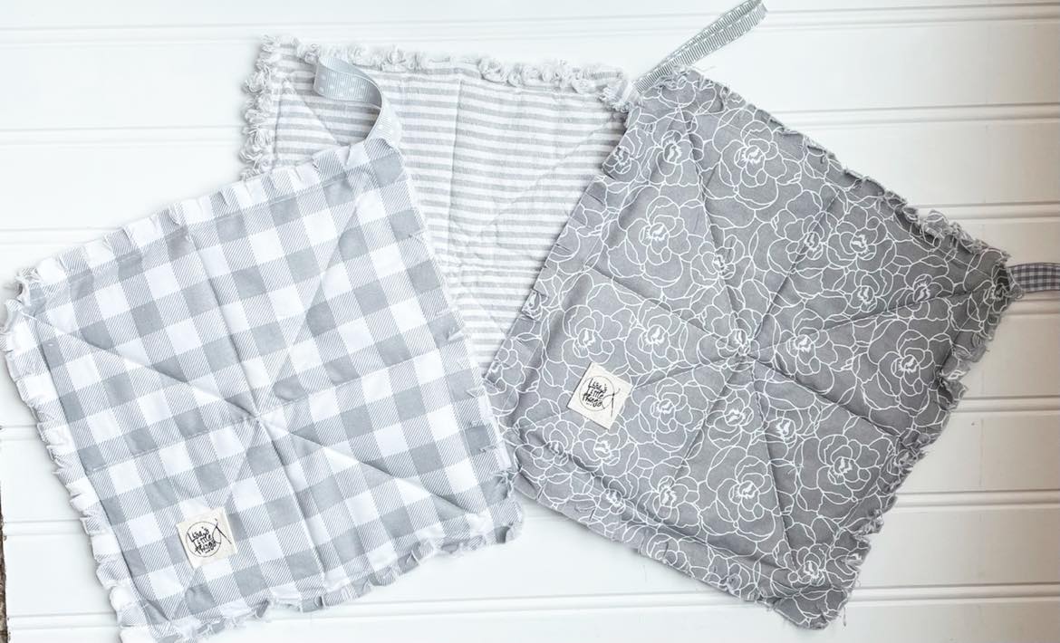 Gray potholders